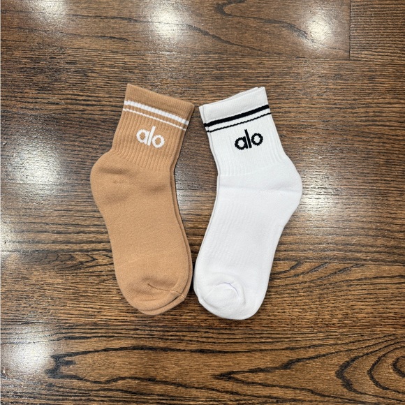 ALO Yoga Accessories - Alo Throwback socks 2 pairs brand new
